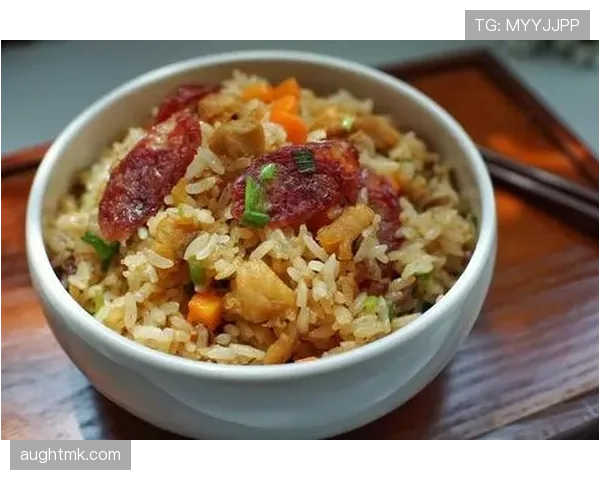 谌利军家的冰箱里只有鸡胸肉和水,连儿子想吃冰淇淋都得偷偷藏超市小票 谌利军家的冰箱里只有鸡胸肉和水,连儿子想吃冰淇淋都得偷偷藏超市小票